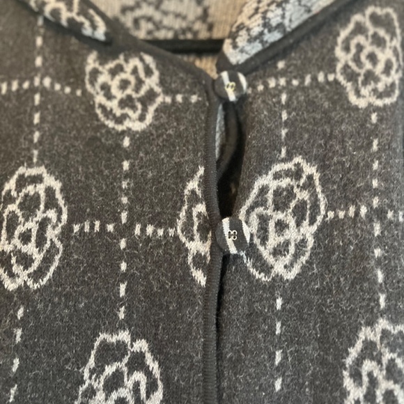 GUDRUN SJODEN GRAY/ BACK WOOL KL HOODIE FLORAL COAT - Picture 10 of 16